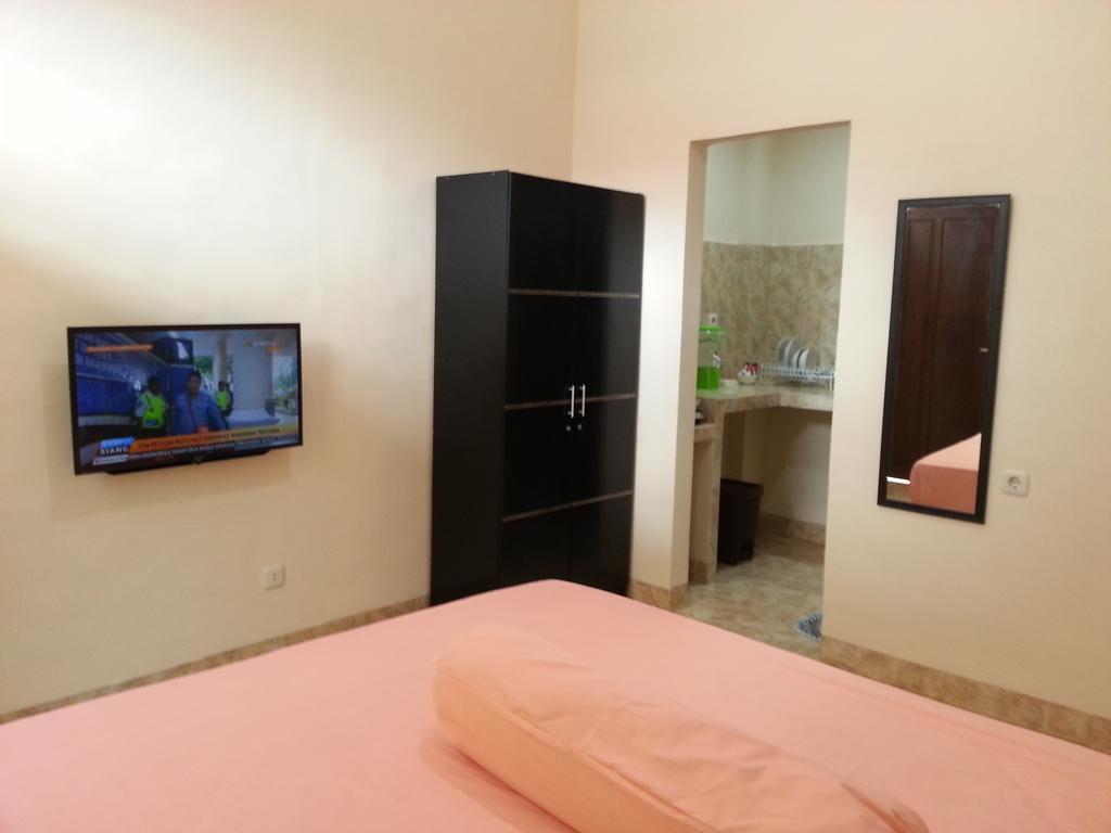 Discovery Homestay Makassar Esterno foto